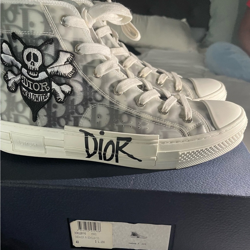 Dior bumble bee converses